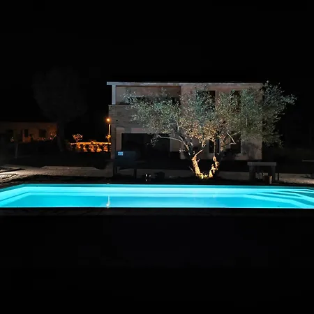Nova With Pool * Sveti Peter