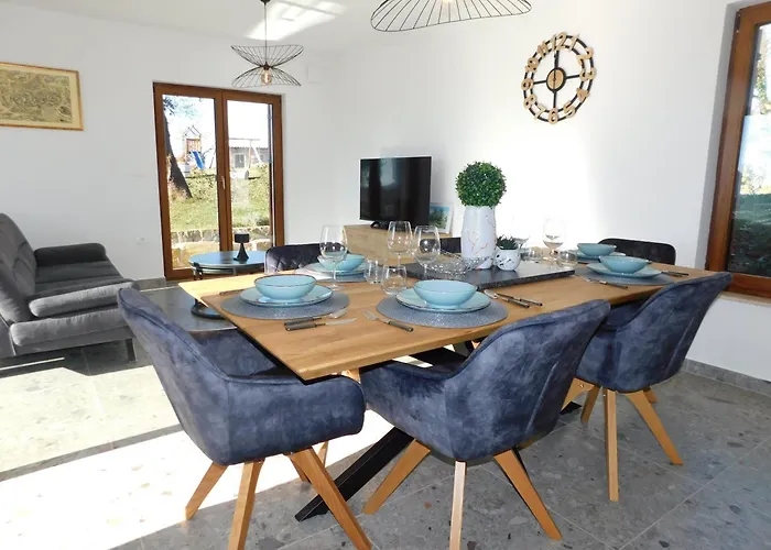 Casa de Férias Nova With Pool Sveti Peter