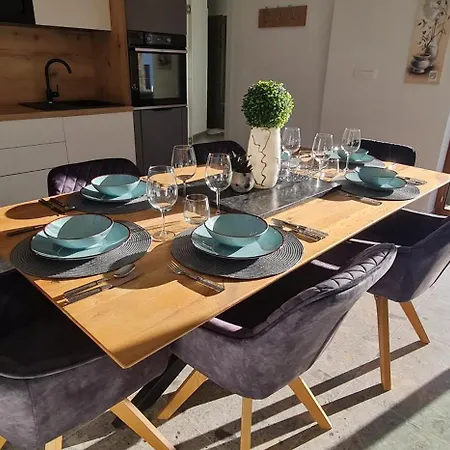 Nova With Pool Počitniška hiša