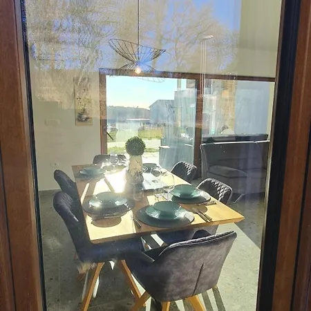 Počitniška hiša Nova With Pool *