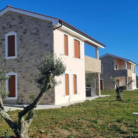 Feriehus Nova With Pool