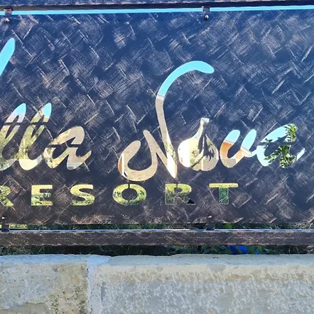 Počitniška hiša Nova With Pool