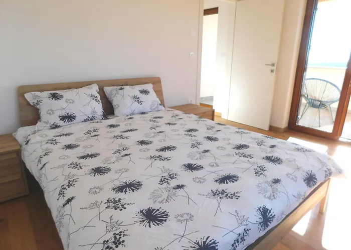 Vakantiehuis Nova With Pool *