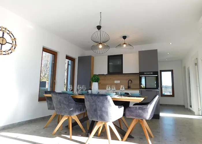 Nova With Pool Sveti Peter