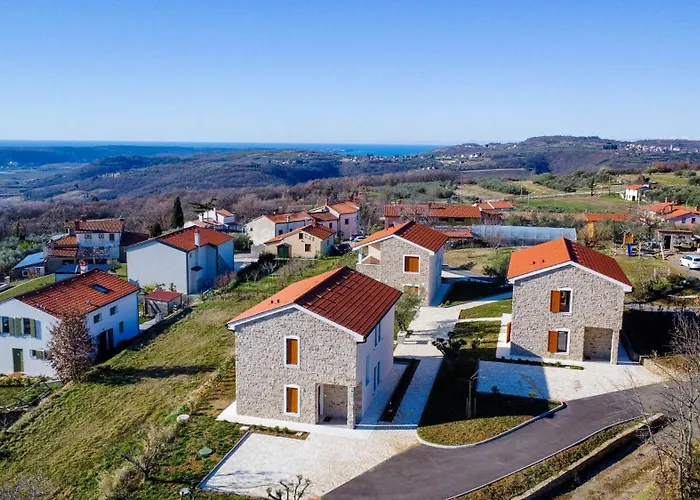 בית נופש Nova With Pool