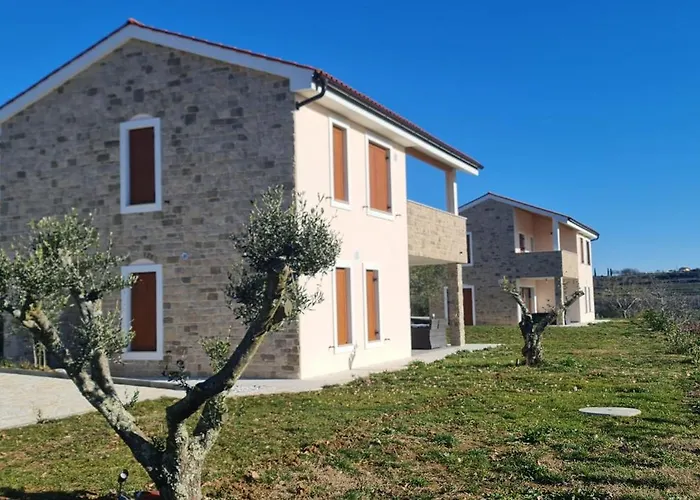 בית נופש Nova With Pool